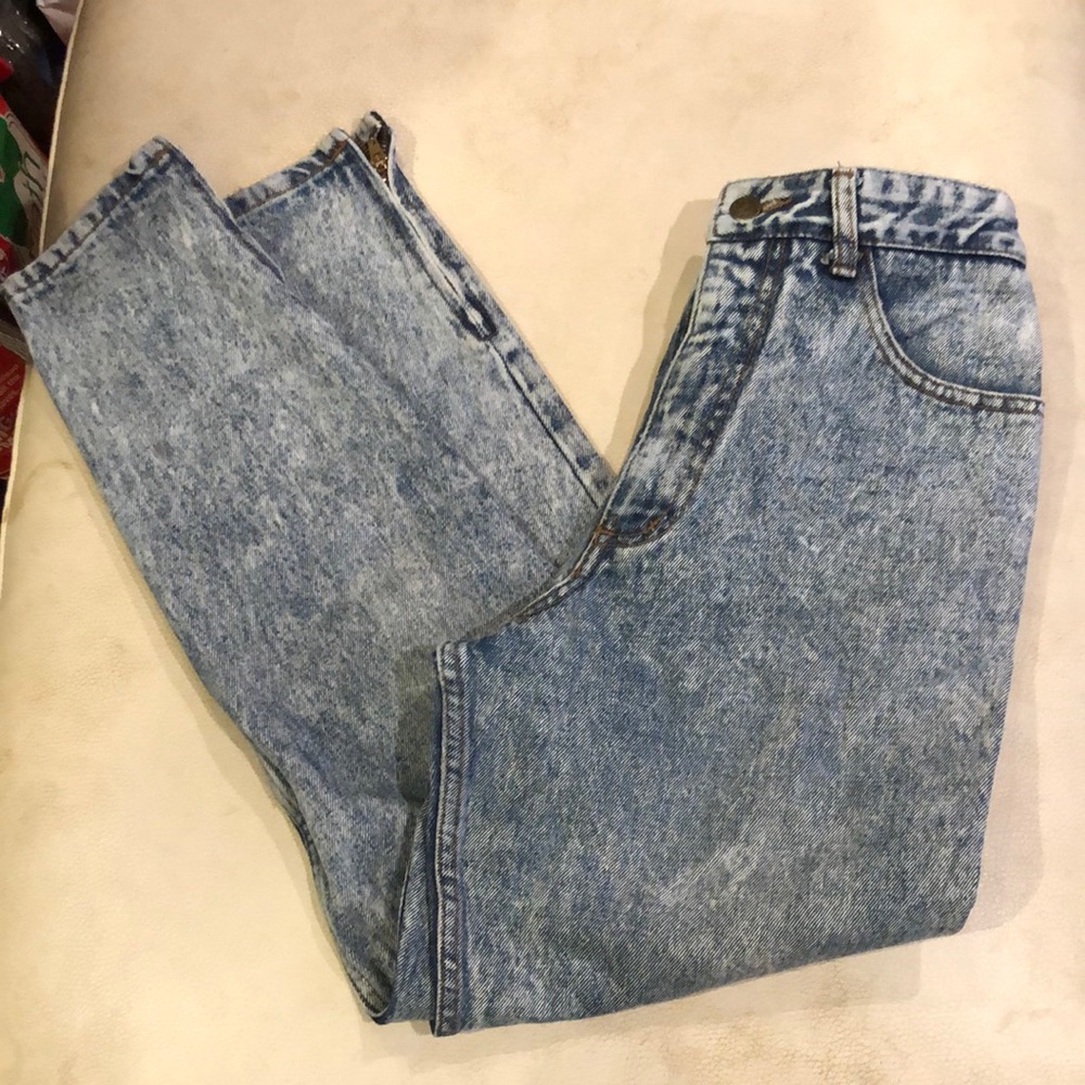 Guess Blue Acid Wash mom jeans